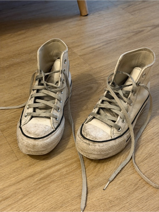 Converse All Stars Shoes - Extremely Worn White High Top Converse